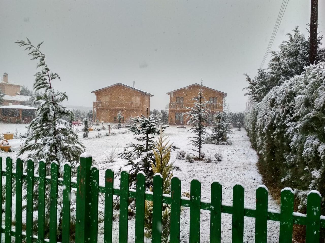 Kastor Chalets Ambelokipoi Exterior foto